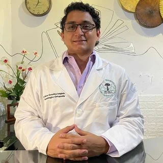 Foto de Dr. Hector Gonzalez Salgado, Ortopedia y Traumatología en Mérida