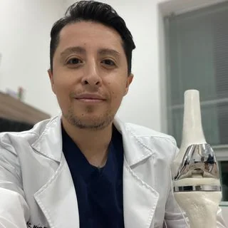 Foto de Dr. Juan Carlos Mora Flores, Ortopedia y Traumatología en Mérida