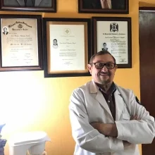 Foto de Dr. Luis Villanueva Casares, Dermatología en Mérida