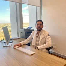Foto de Dr. Ruffo Tadeo Sandoval Gomez, Urología en Mérida